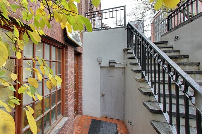 Entry door of Turning Leaf Dental