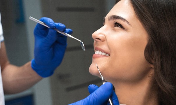 patient visiting dentist for checkup