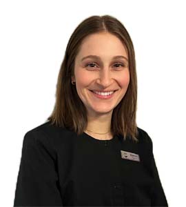 Dental hygienist Kamryn